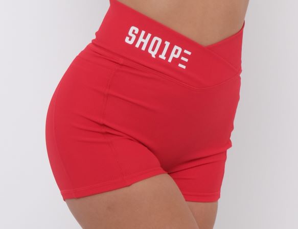 Shorts + Tanktop, rote Farbe/weißes Logo